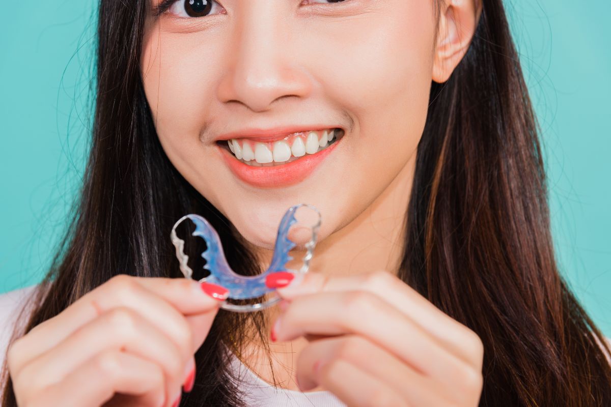How to cope with the adjustment period of wearing clear removable braces